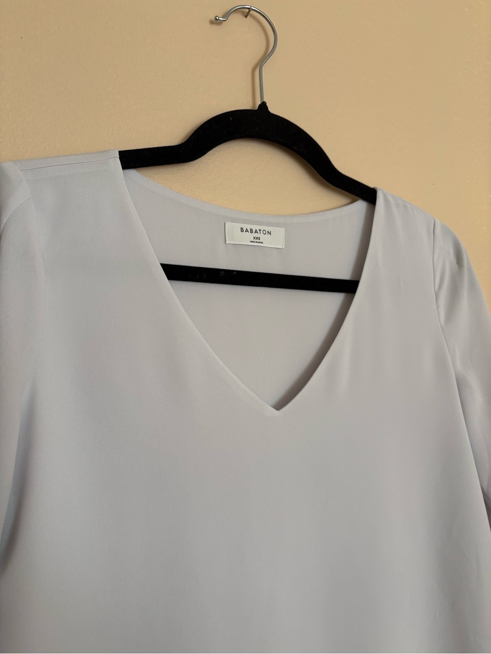 Babaton Murphy Blouse XXS Ice Blue V-Neck Aritzia Top - Picture 4 of 10